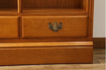 中古　横浜クラシック家具　ダニエル(daniel)　扉のないデザインがすっきりとした印象の気品漂う本棚(ブックシェルフ、飾り棚、収納棚、オープンラック)(R-072824)