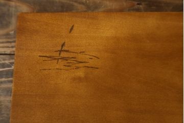 中古　美品　横浜クラシック家具　ダニエル(daniel)　アーリーアメリカンシリーズ　A-204　クラシカルな雰囲気のお部屋づくりにおすすめなチャイナキャビネット(食器棚、収納棚、戸棚、カップボード)(R-072825)