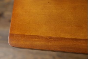 中古　美品　横浜クラシック家具　ダニエル(daniel)　アーリーアメリカンシリーズ　A-204　クラシカルな雰囲気のお部屋づくりにおすすめなチャイナキャビネット(食器棚、収納棚、戸棚、カップボード)(R-072825)