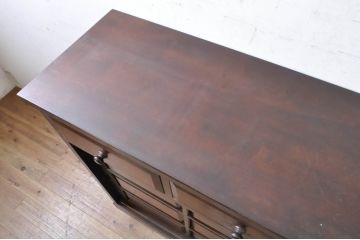 中古　超美品!!　松本民芸家具　両面使いできるクラシカルなデザインのカウンターテーブル(収納棚、戸棚、サイドボード、サイドキャビネット)(R-072831)