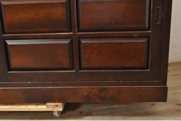 中古　超美品!!　松本民芸家具　両面使いできるクラシカルなデザインのカウンターテーブル(収納棚、戸棚、サイドボード、サイドキャビネット)(R-072831)