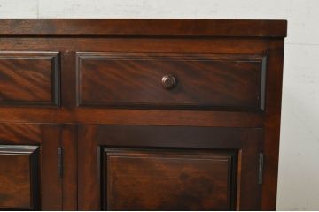 中古　超美品　松本民芸家具　美しい木目と落ち着いた色合いが魅力のサイドボード(戸棚、収納棚、サイドキャビネット)(R-072834)