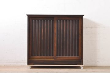 中古　美品　松本民芸家具　落ち着いた佇まいが魅力的なC型下駄箱(収納棚、戸棚、キャビネット)(定価約30万円)(R-072837)
