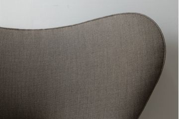 中古　美品　北欧家具　デンマーク　CARL HANSEN & SON(カール・ハンセン&サン)　Hans J Wegner(ハンス・J・ウェグナー)デザイン　CH78 MAMA BEAR CHAIR　2021年購入　洗練されたデザインが魅力的なネックピロー付きラウンジチェア(アームチェア、椅子、イス、北欧)(定価約70万円)(R-072839)