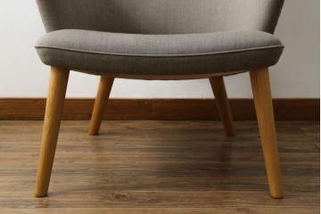 中古　美品　北欧家具　デンマーク　CARL HANSEN & SON(カール・ハンセン&サン)　Hans J Wegner(ハンス・J・ウェグナー)デザイン　CH78 MAMA BEAR CHAIR　2021年購入　洗練されたデザインが魅力的なネックピロー付きラウンジチェア(アームチェア、椅子、イス、北欧)(定価約70万円)(R-072839)