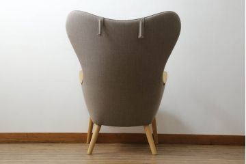 中古　美品　北欧家具　デンマーク　CARL HANSEN & SON(カール・ハンセン&サン)　Hans J Wegner(ハンス・J・ウェグナー)デザイン　CH78 MAMA BEAR CHAIR　2021年購入　洗練されたデザインが魅力的なネックピロー付きラウンジチェア(アームチェア、椅子、イス、北欧)(定価約70万円)(R-072839)