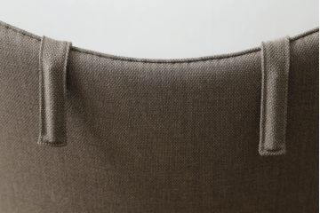中古　美品　北欧家具　デンマーク　CARL HANSEN & SON(カール・ハンセン&サン)　Hans J Wegner(ハンス・J・ウェグナー)デザイン　CH78 MAMA BEAR CHAIR　2021年購入　洗練されたデザインが魅力的なネックピロー付きラウンジチェア(アームチェア、椅子、イス、北欧)(定価約70万円)(R-072839)