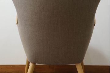 中古　美品　北欧家具　デンマーク　CARL HANSEN & SON(カール・ハンセン&サン)　Hans J Wegner(ハンス・J・ウェグナー)デザイン　CH78 MAMA BEAR CHAIR　2021年購入　洗練されたデザインが魅力的なネックピロー付きラウンジチェア(アームチェア、椅子、イス、北欧)(定価約70万円)(R-072839)