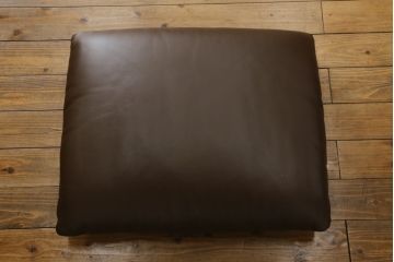 中古　美品　Cassina(カッシーナ)　MARALUNGA(マラルンガ)　本革(レザー)　高級感漂う佇まいが魅力の1人掛けソファ(アームチェア、一人掛け、1P)(定価約100万円)(R-072840)