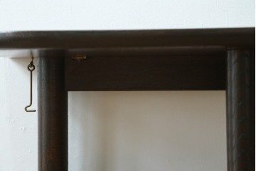 和製ヴィンテージ　希少デザイン　松本民芸家具　3本脚デザインがユニークなサイドテーブル　(R-072871)