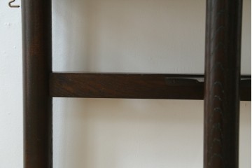 和製ヴィンテージ　希少デザイン　松本民芸家具　3本脚デザインがユニークなサイドテーブル　(R-072871)