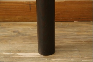 和製ヴィンテージ　希少デザイン　松本民芸家具　3本脚デザインがユニークなサイドテーブル　(R-072871)