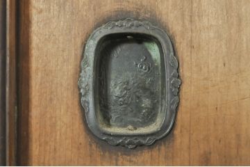 和製アンティーク　前面檜(ヒノキ)材　古い木味が魅力の二段重ね四尺水屋箪笥(食器棚、キャビネット、重ねタンス、茶棚、茶箪笥、収納棚、戸棚、店舗什器)(R-072882)