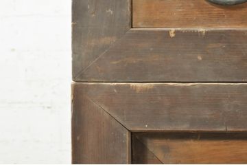 和製アンティーク　前面檜(ヒノキ)材　古い木味が魅力の二段重ね四尺水屋箪笥(食器棚、キャビネット、重ねタンス、茶棚、茶箪笥、収納棚、戸棚、店舗什器)(R-072882)