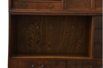 和製アンティーク　前面欅(ケヤキ)材　素朴な佇まいに懐かしさを感じる二段重ね茶箪笥　(R-072886)