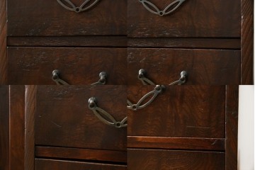 和製アンティーク　前面欅(ケヤキ)材　素朴な佇まいに懐かしさを感じる二段重ね茶箪笥　(R-072886)