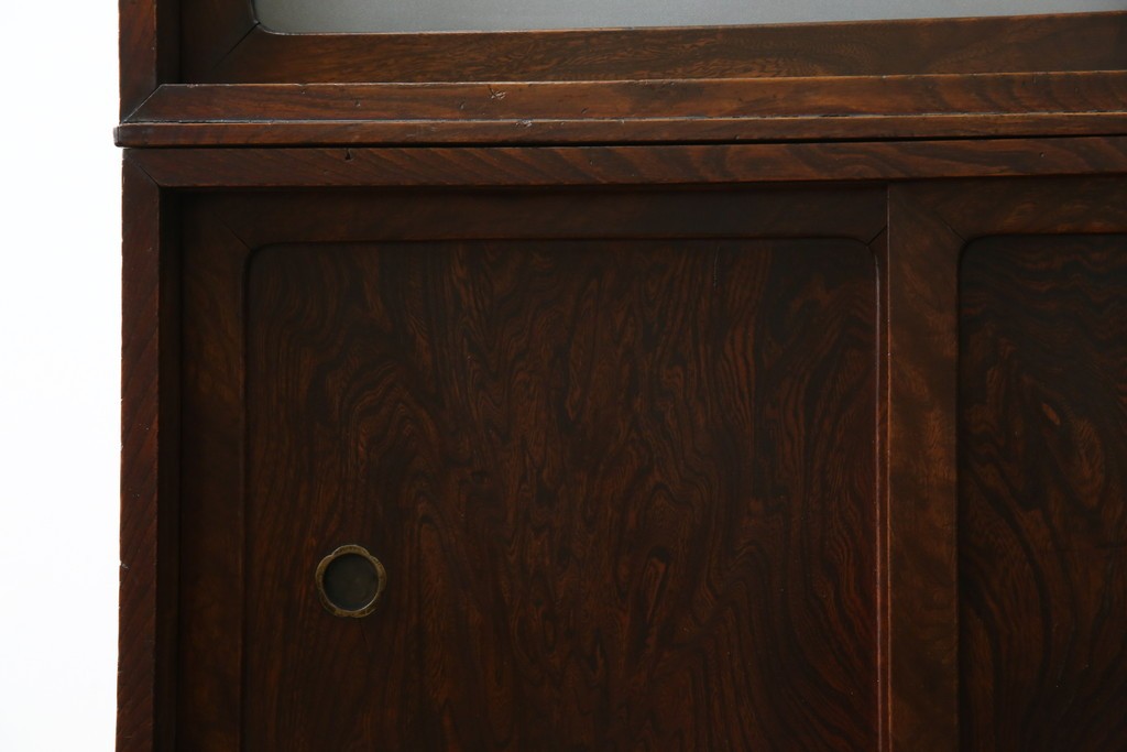 和製アンティーク　前面欅(ケヤキ)材　素朴な佇まいに懐かしさを感じる二段重ね茶箪笥　(R-072886)