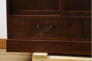 和製アンティーク　前面欅(ケヤキ)材　素朴な佇まいに懐かしさを感じる二段重ね茶箪笥　(R-072886)