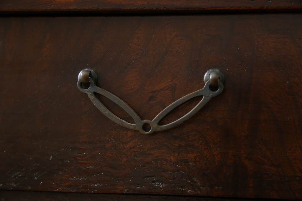 和製アンティーク　前面欅(ケヤキ)材　素朴な佇まいに懐かしさを感じる二段重ね茶箪笥　(R-072886)