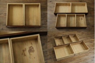 和製アンティーク　前面欅(ケヤキ)材　素朴な佇まいに懐かしさを感じる二段重ね茶箪笥　(R-072886)