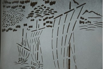 和製アンティーク　前面欅(ケヤキ)材　素朴な佇まいに懐かしさを感じる二段重ね茶箪笥　(R-072886)