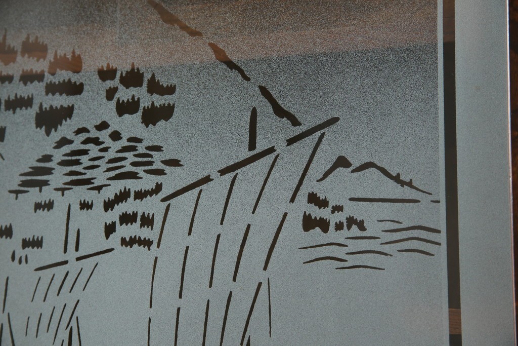 和製アンティーク　前面欅(ケヤキ)材　素朴な佇まいに懐かしさを感じる二段重ね茶箪笥　(R-072886)