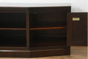 中古　北海道民芸家具　落ち着いた色味で和モダンスタイルにぴったりなテレビボード(テレビ台、ローボード、リビングボード、収納棚、戸棚)(R-072887)