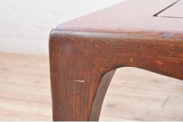 和製アンティーク　高級品!!　指物工芸家具　総欅(ケヤキ)材　漆塗り　丸みを帯びた脚の形がおしゃれな座卓(ローテーブル、センターテーブル)(R-072890)
