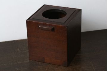 和製アンティーク　シンプルなデザインで取り入れやすい古い花梨(カリン)材のゴミ箱(ごみ箱、くず入れ、収納ボックス)(R-072895)