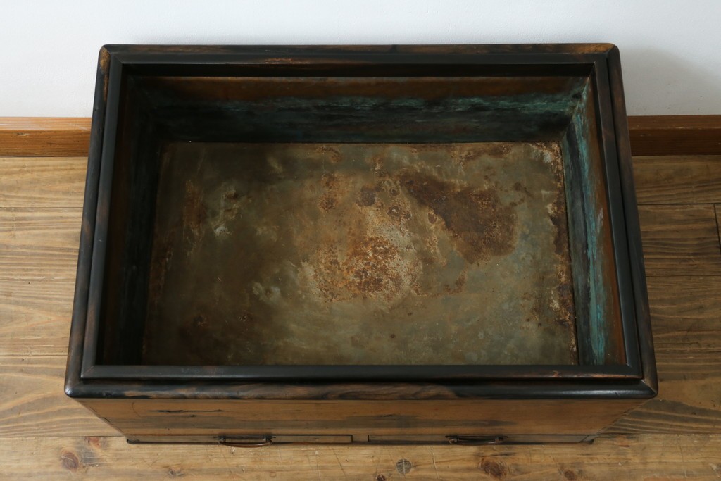 和製アンティーク　黒柿材の独特な杢目が魅力的な長火鉢　(R-072896)