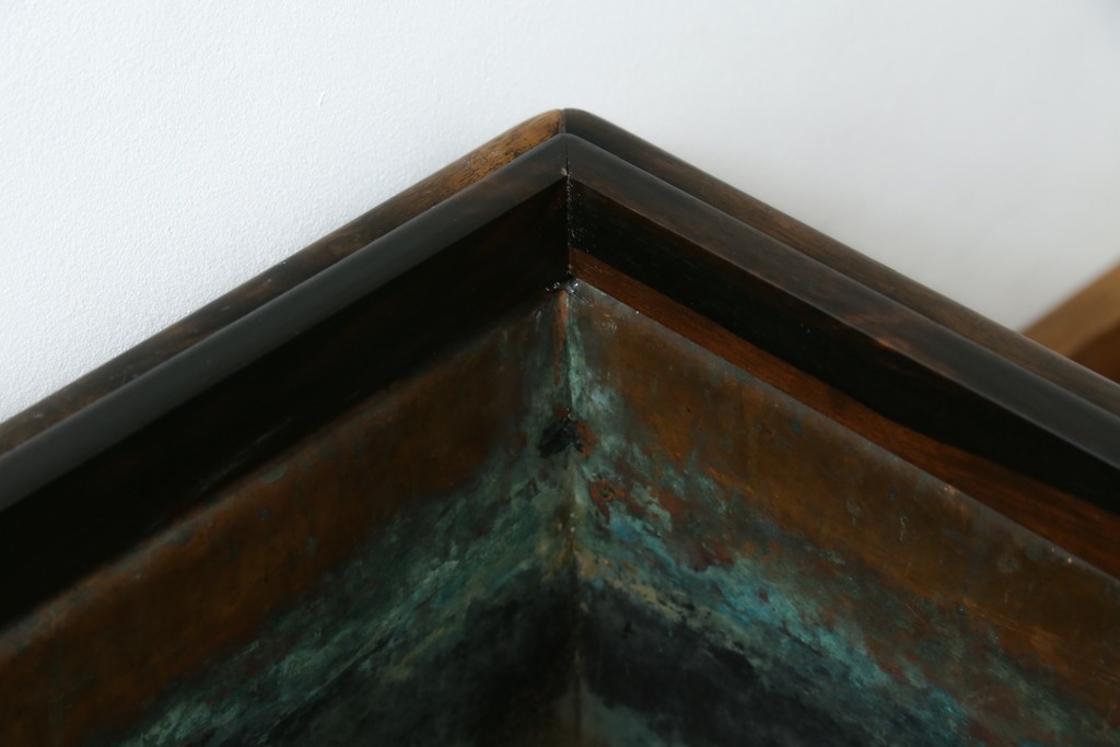 和製アンティーク　黒柿材の独特な杢目が魅力的な長火鉢　(R-072896)