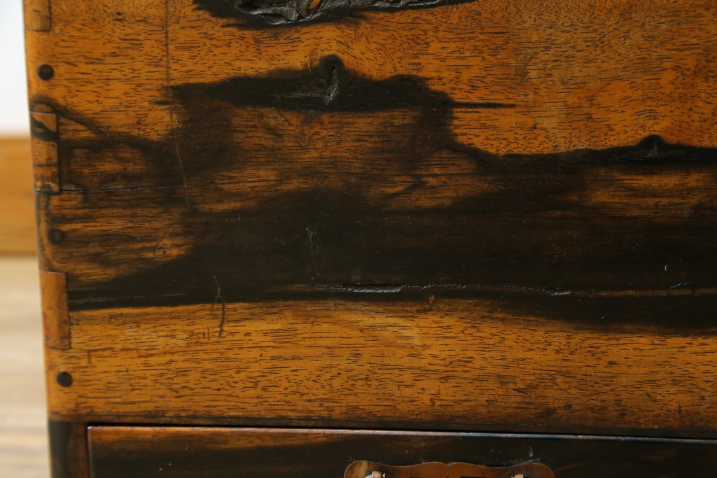 和製アンティーク　黒柿材の独特な杢目が魅力的な長火鉢　(R-072896)