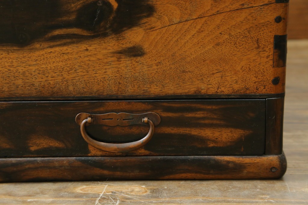 和製アンティーク　黒柿材の独特な杢目が魅力的な長火鉢　(R-072896)