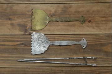 和製アンティーク　黒柿材の独特な杢目が魅力的な長火鉢　(R-072896)