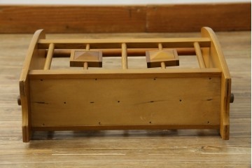 和製ヴィンテージ　凝ったデザインが珍しいマガジンラック　(R-072902)