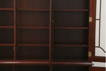 中古　美品!!　IDC大塚家具　「グレース」シリーズ　マホガニー材　シックな佇まいが魅力的なダイニングボード(キャビネット、食器棚、収納棚、戸棚)(定価約50万円)(R-072905)