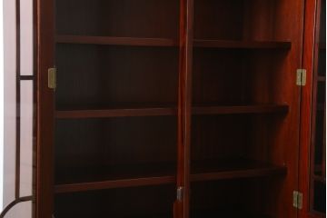 中古　美品!!　IDC大塚家具　「グレース」シリーズ　マホガニー材　シックな佇まいが魅力的なダイニングボード(キャビネット、食器棚、収納棚、戸棚)(定価約50万円)(R-072905)