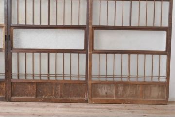 アンティーク建具　風情のある佇まいが魅力的な格子入りガラス戸4枚セット(引き戸、格子戸、ガラス帯戸)(R-072906)