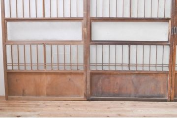 ビンテージ建具　風情のある佇まいが魅力的な格子入りガラス戸4枚セット(引き戸、格子戸、ガラス帯戸、ヴィンテージ)(R-072907)
