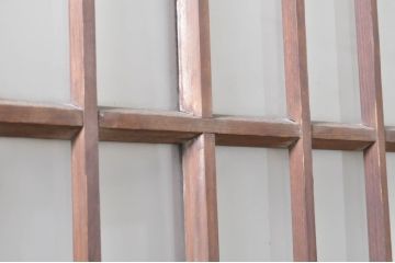 ビンテージ建具　風情のある佇まいが魅力的な格子入りガラス戸2枚セット(引き戸、格子戸、ガラス帯戸、ヴィンテージ)(R-072908)
