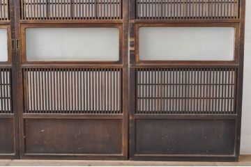 アンティーク建具　落ち着きのある佇まいが魅力的な裏障子付き幅狭格子戸4枚セット(引き戸、ガラス帯戸、障子戸)(R-072909)