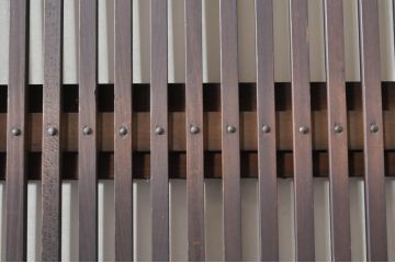 アンティーク建具　落ち着きのある佇まいが魅力的な裏障子付き幅狭格子戸4枚セット(引き戸、ガラス帯戸、障子戸)(R-072909)