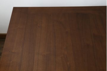 中古　カリモク家具(karimoku)　domani(ドマーニ)　Excel-Life(エクセルライフ)　ウォールナット材　直線のシルエットが印象的なダイニングテーブル(食卓、作業台、机、4人掛け、6人掛け)(定価約56万円)(R-072925)