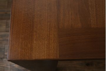 中古　カリモク家具(karimoku)　domani(ドマーニ)　Excel-Life(エクセルライフ)　ウォールナット材　直線のシルエットが印象的なダイニングテーブル(食卓、作業台、机、4人掛け、6人掛け)(定価約56万円)(R-072925)