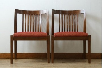 中古　カリモク家具(karimoku)　domani(ドマーニ)　Excel-Life(エクセルライフ)　ウォールナット材　シンプルなデザインが美しいダイニングチェア2脚セット　定価(2脚合計)約26万円　(R-072926)