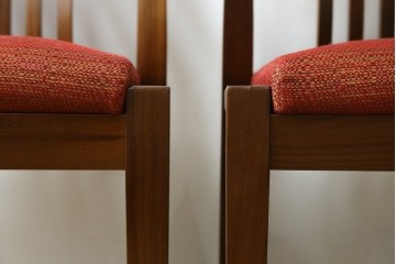 中古　カリモク家具(karimoku)　domani(ドマーニ)　Excel-Life(エクセルライフ)　ウォールナット材　シンプルなデザインが美しいダイニングチェア2脚セット　定価(2脚合計)約26万円　(R-072926)