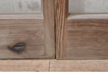 アンティーク建具　古い木味が魅力的なマス目(升目)のガラス戸3枚セット(格子戸、引き戸)(R-072930)
