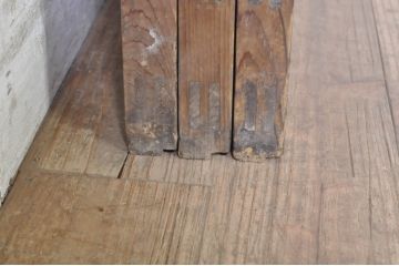 アンティーク建具　古い木味が魅力的なマス目(升目)のガラス戸3枚セット(格子戸、引き戸)(R-072930)