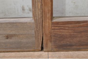 アンティーク建具　古い木味が魅力的なマス目(升目)のガラス戸3枚セット(格子戸、引き戸)(R-072931)