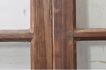 アンティーク建具　古い木味が魅力的なマス目(升目)のガラス戸2枚セット(格子戸、引き戸)(R-072932)